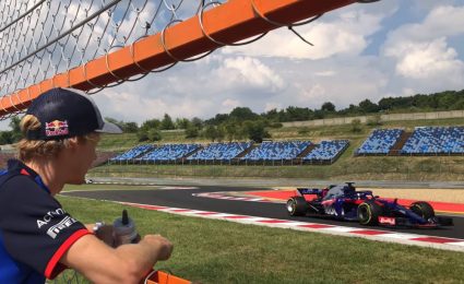 VIDEO: Hartley and Gasly go trackside