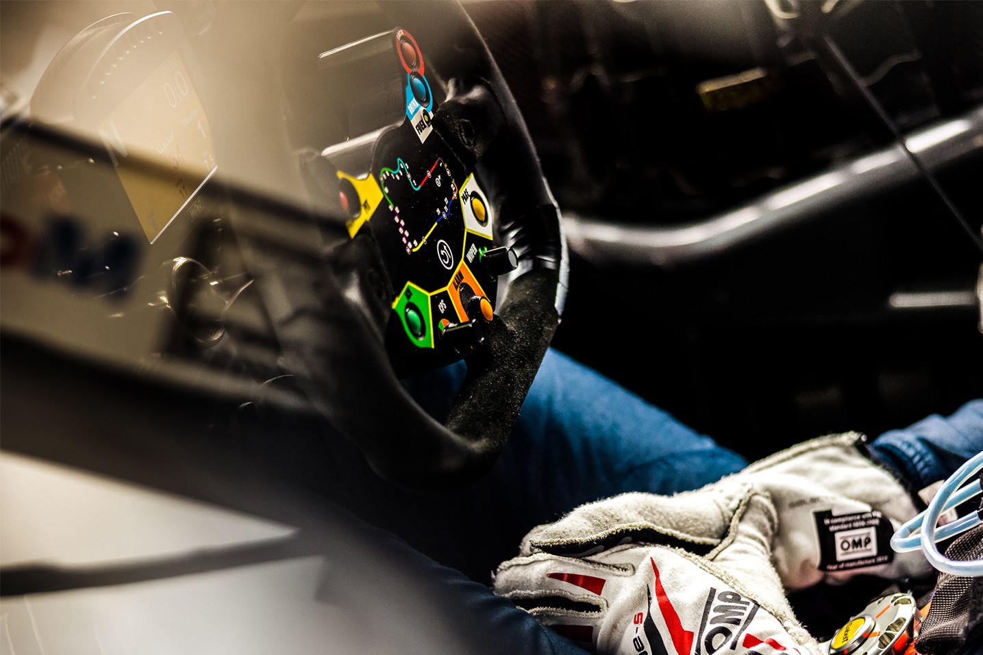 VIDEO Mostert explains Supercars steering wheel anatomy