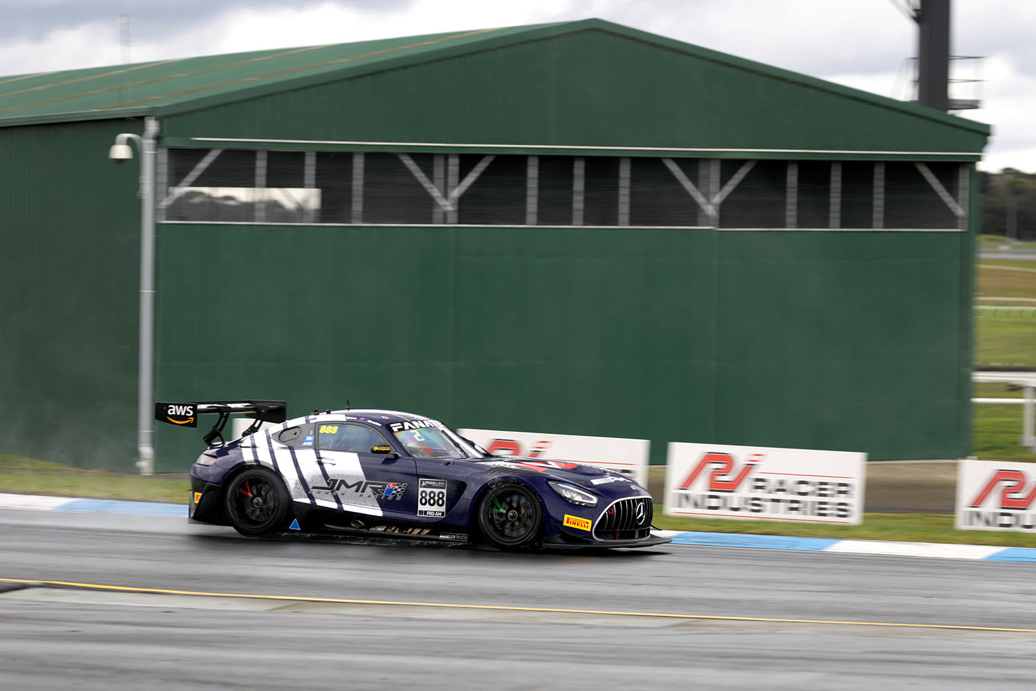 Sandown Wrap SVG/Ibrahim win GTWC Australia opener