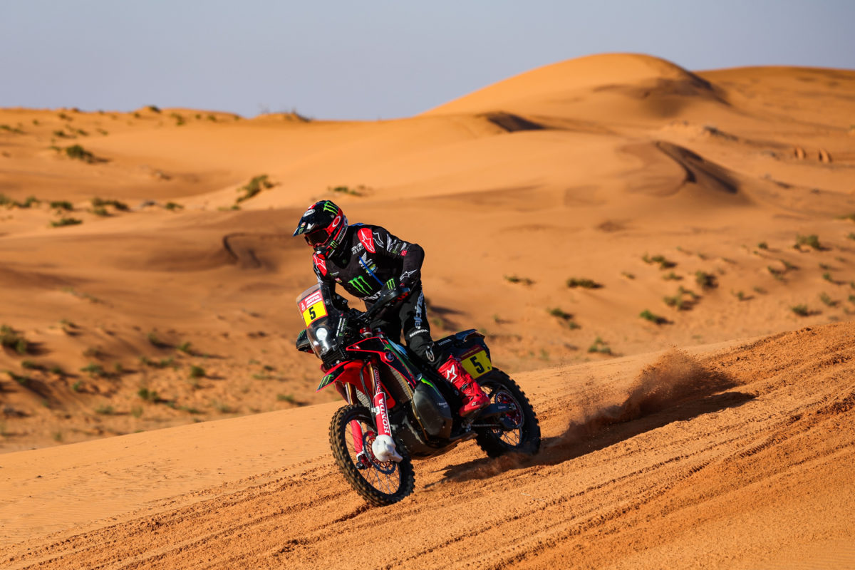 Joan Barreda Bort crashed on Dakar Stage 9